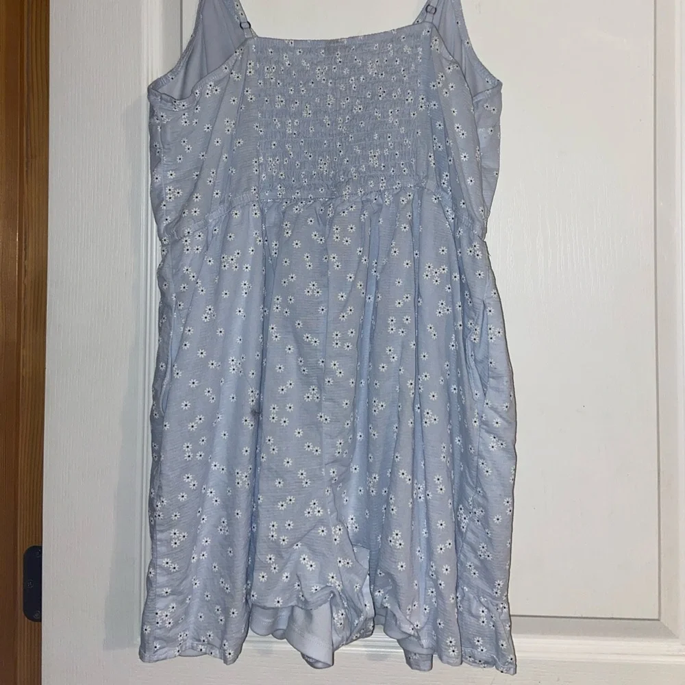 Universal Threads Dress - Picture 2 of 3
